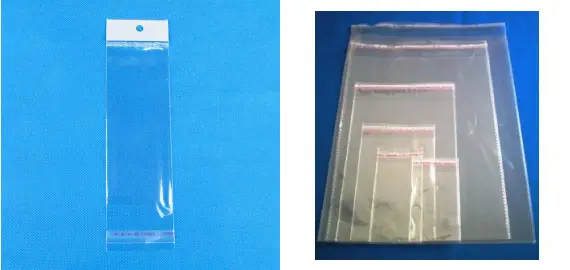 Sachets plastique à fermeture adhésive.