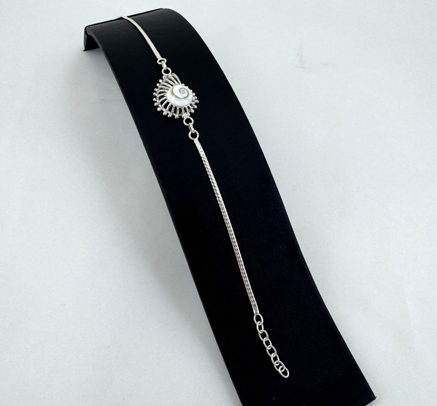 Bracelet Oeil de Sainte Lucie et Argent Forme Coquillage.