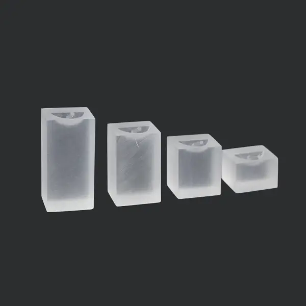 Set de 4 Plots en Acrylique Présentation Bagues - 3 Coloris Au Choix