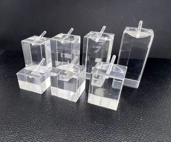 Lot de 7 Plots Présentation Bagues Acryliques Cubiques