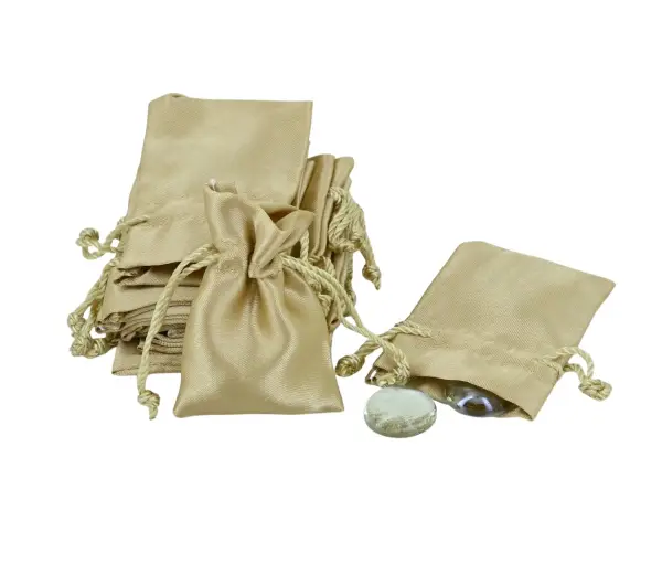 Lot de 600 Petits Sacs Pochettes Cadeau en Satin Mix 10 Coloris  5 x 7 cm.