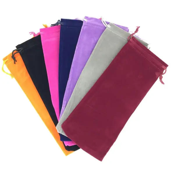 Lot de 25 pochettes en velours - 10 x 25 cm - 8 couleurs.