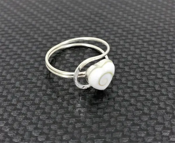 Bague Oeil de Sainte Lucie en Argent Forme Coeur