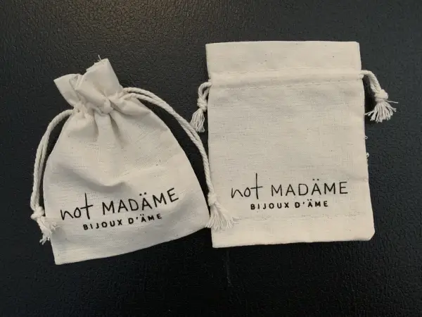 Pochette en Coton Naturel 13 x 15 cm avec Logo Monochrome