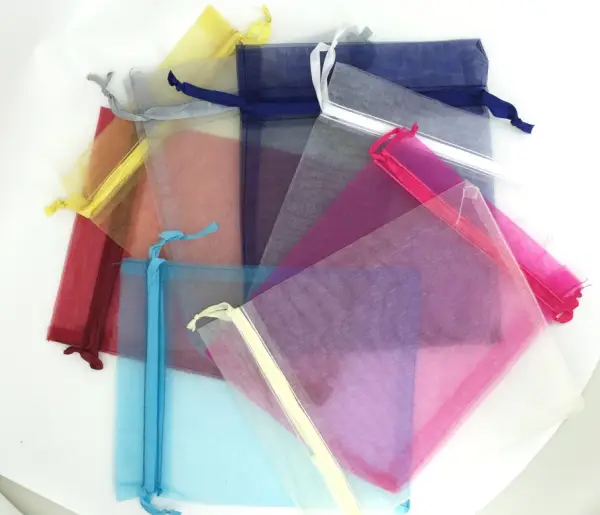 Lot de 50 Sacs Cadeau en Organza 17 x 21 cm - 15 Couleurs au Choix