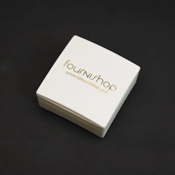 300 Boites Cadeau Plastique avec logo: 4 x 4 x 3.5 cm