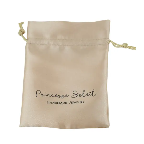 500 Pochettes en Satin 9 x 12 cm avec Logo Monochrome - Tous Coloris Disponible