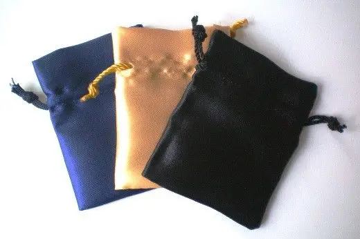 12 Sacs Pochettes Cadeau en Satin 6 x 8 cm