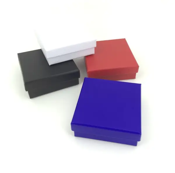 6 Boîtes Cadeau Cartonnées Universelles - 6 x 6 x 2,2 cm - 4 Couleurs