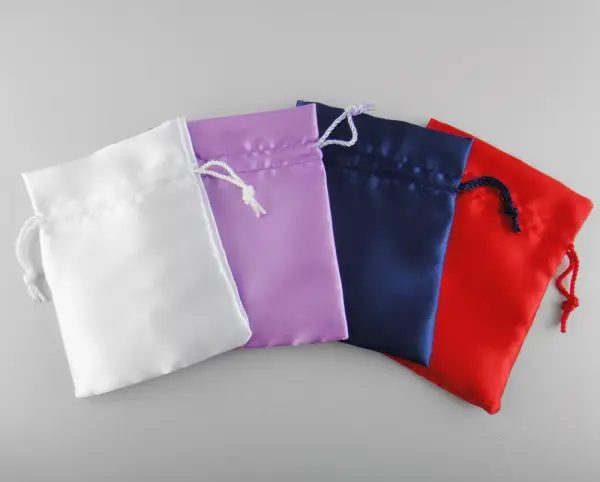 Lot de 12 sacs cadeau en satin 9,5 x 12 cm - 17 Coloris au Choix