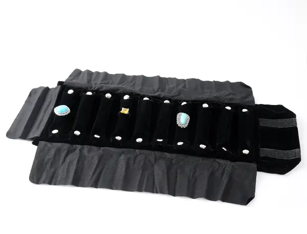 Trousse Marmotte pour Bagues en Velours Noir