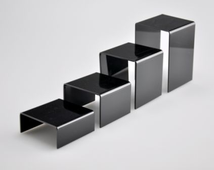Set de 4 Socles Volumes en Acrylique pour Vitrines Commerciales
