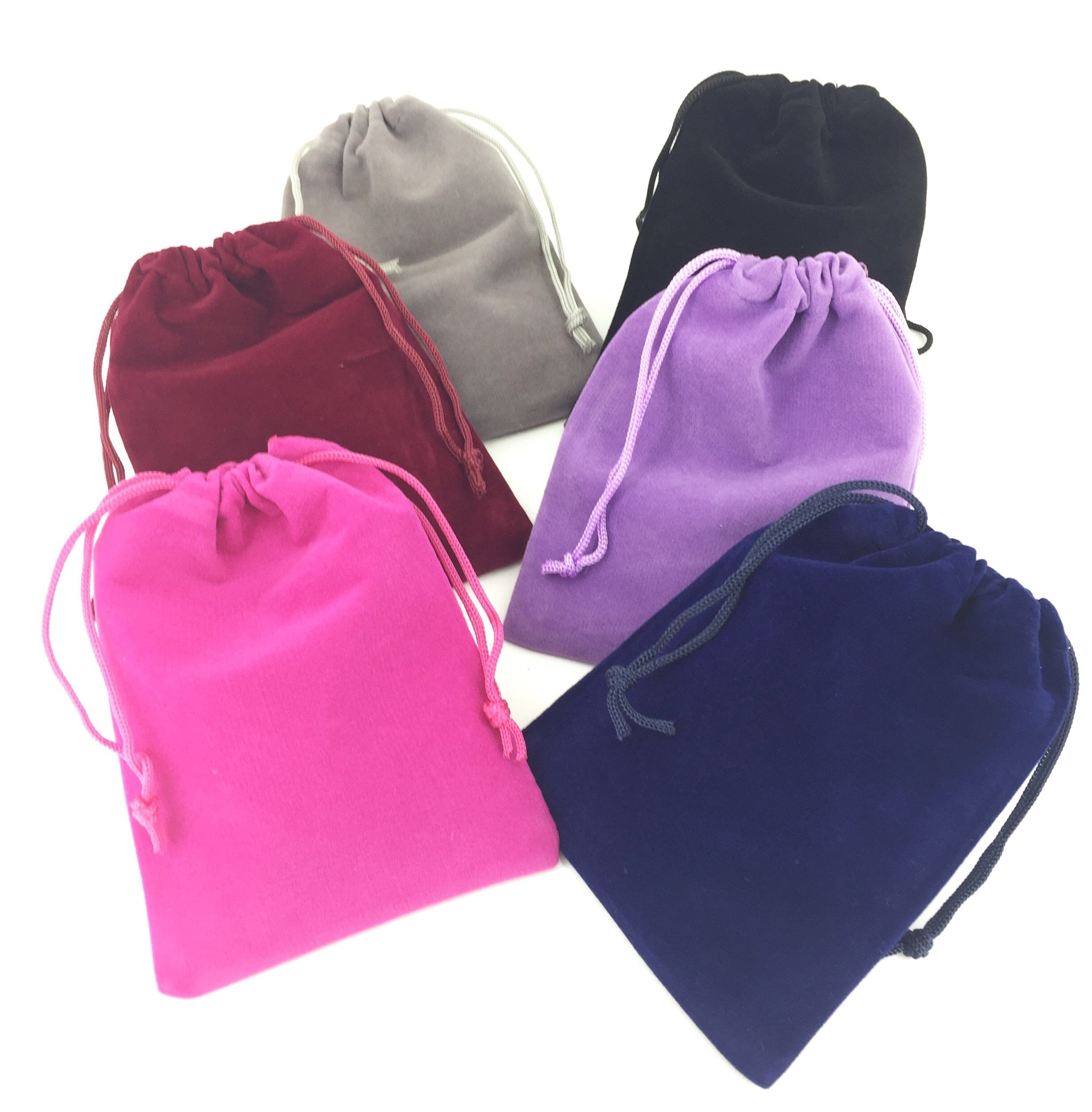 Lot de 50 pochettes en velours - 7 x 9 cm - 7 couleurs.