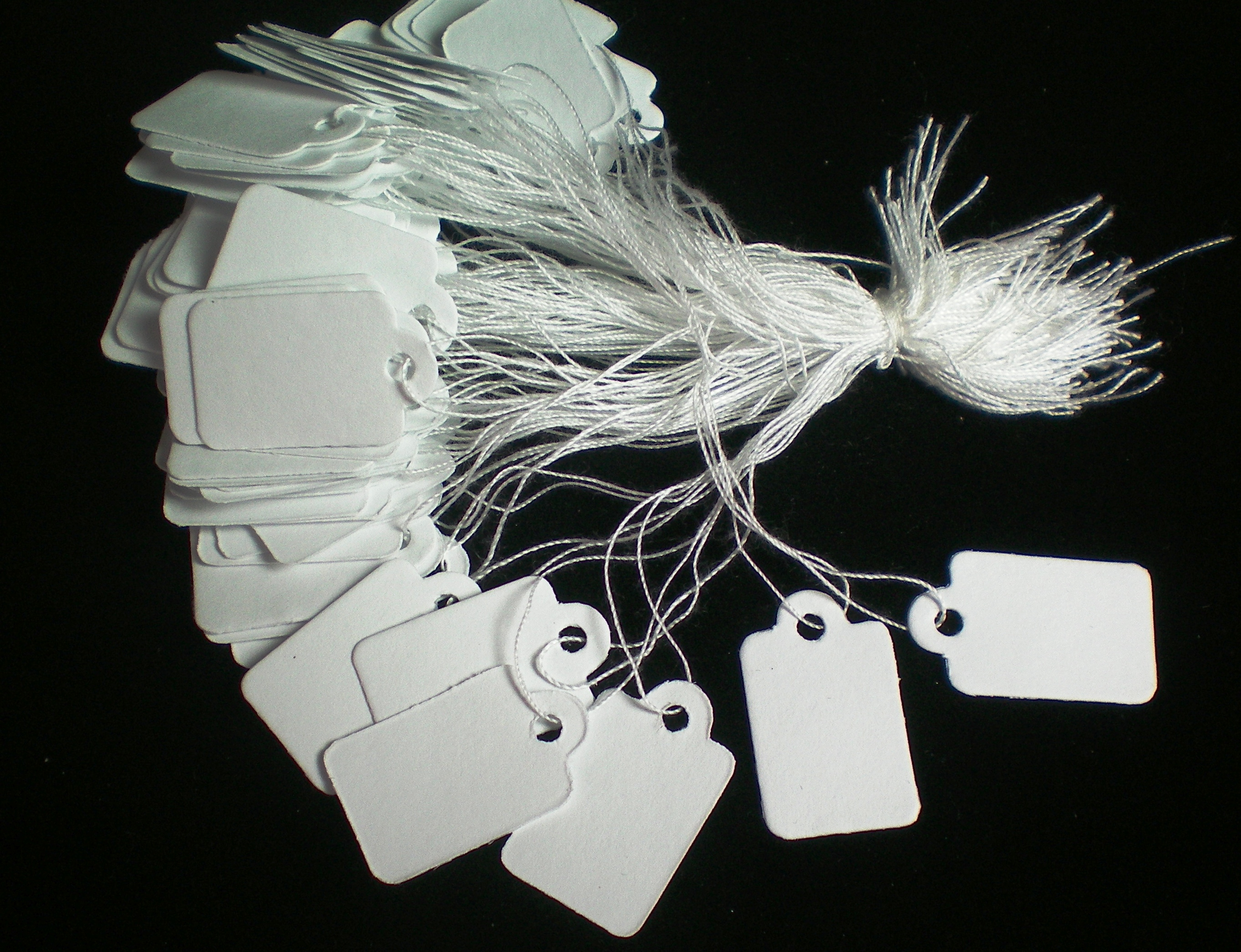 500 Etiquettes Prix en Papier et Ficelle Blanche - 2 Tailles