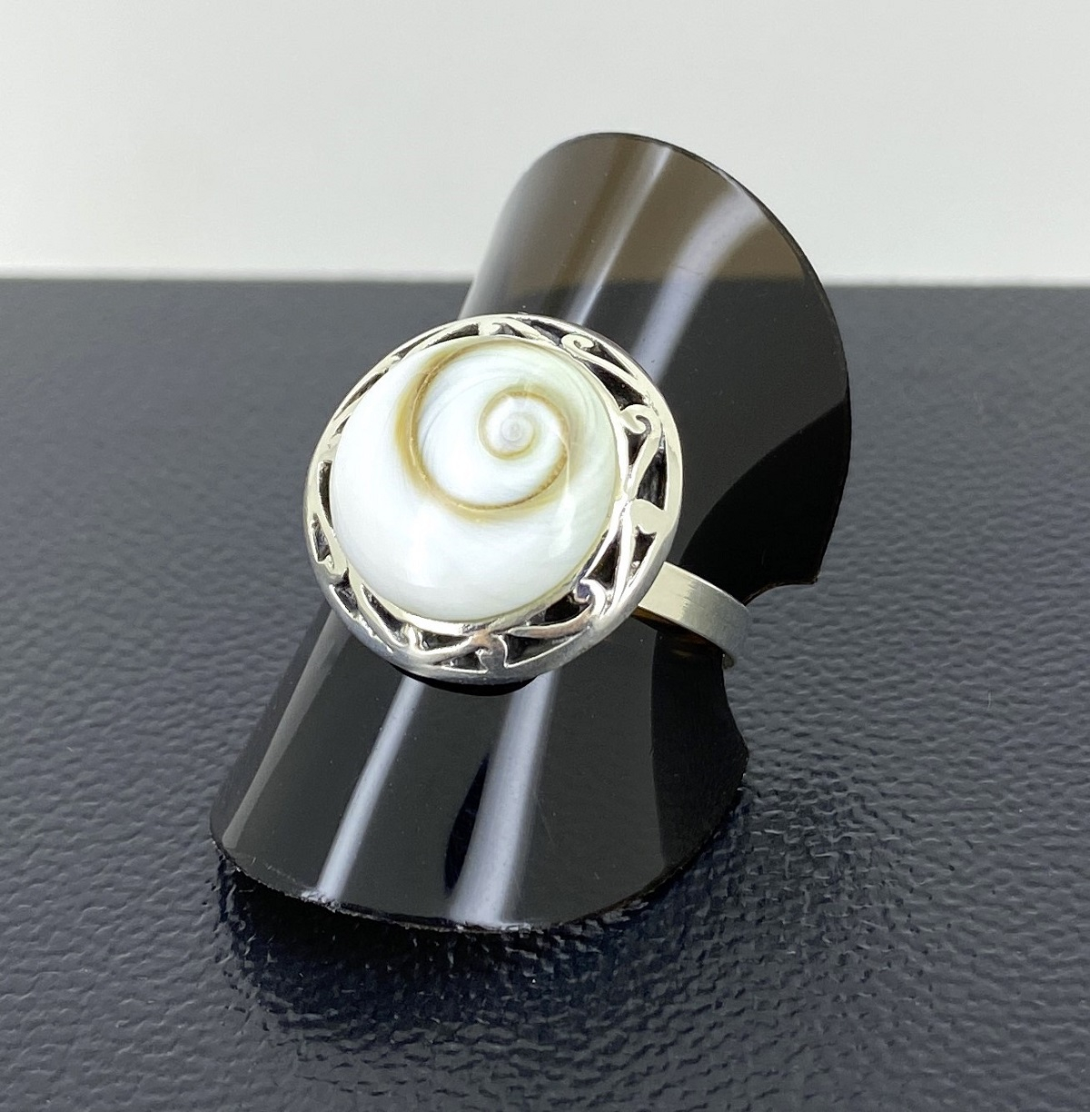 Bague Oeil de Sainte Lucie en Argent Simple Rond BG100