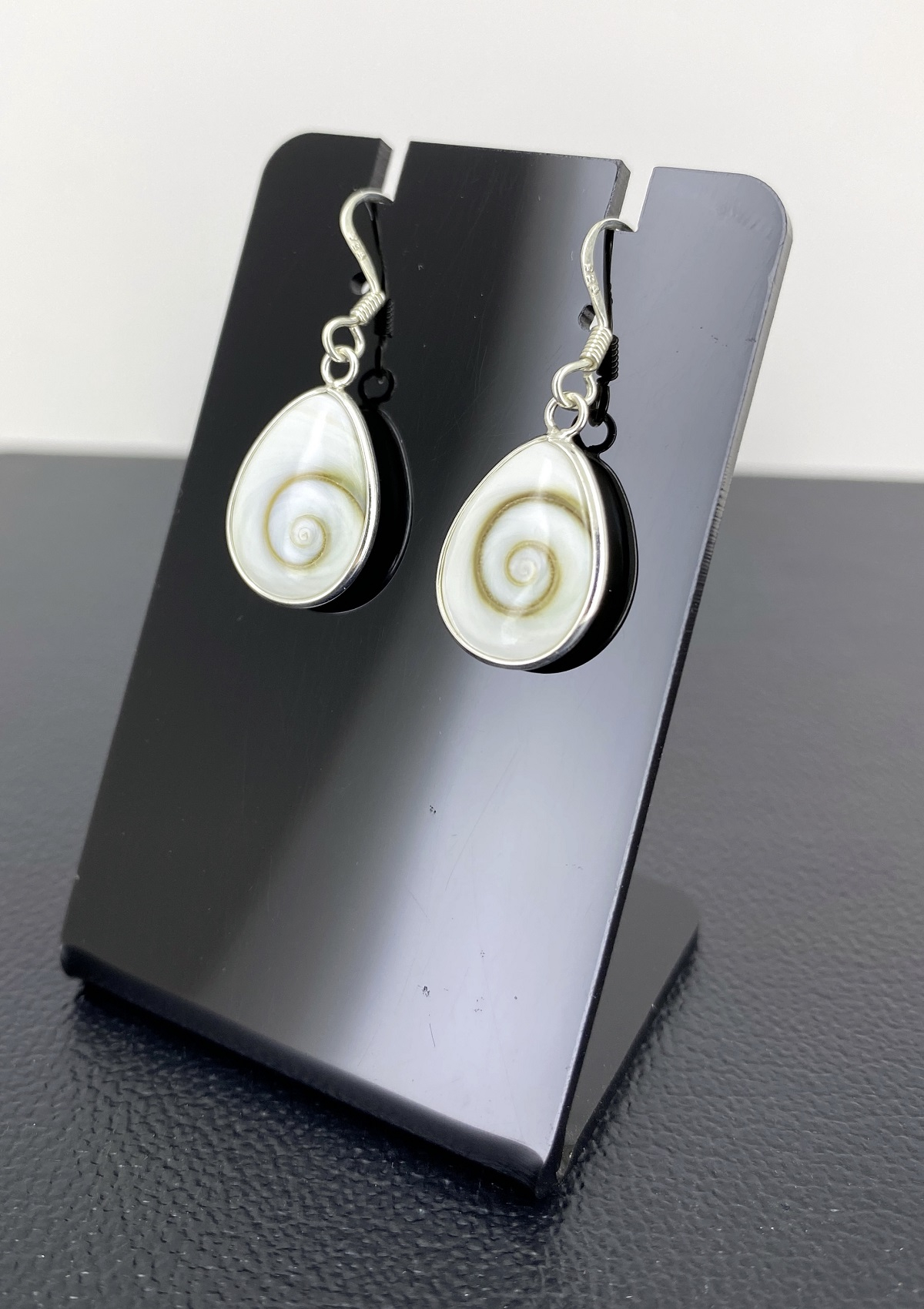 Boucles d'Oreilles Argent et Oeil de Sainte Lucie Simple Goutte