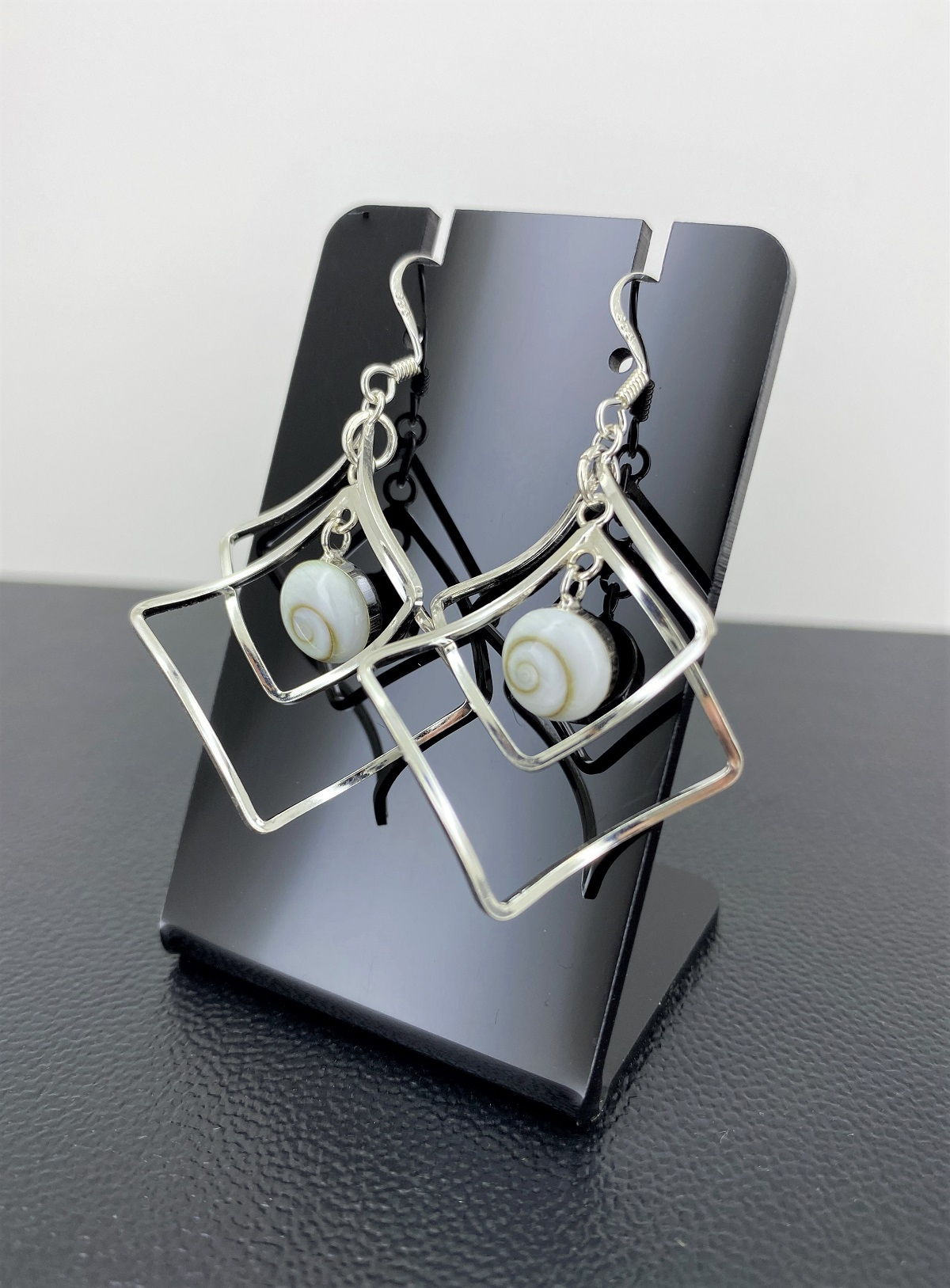 Paire de Boucles d'Oreilles Argent Oeil de Sainte Lucie