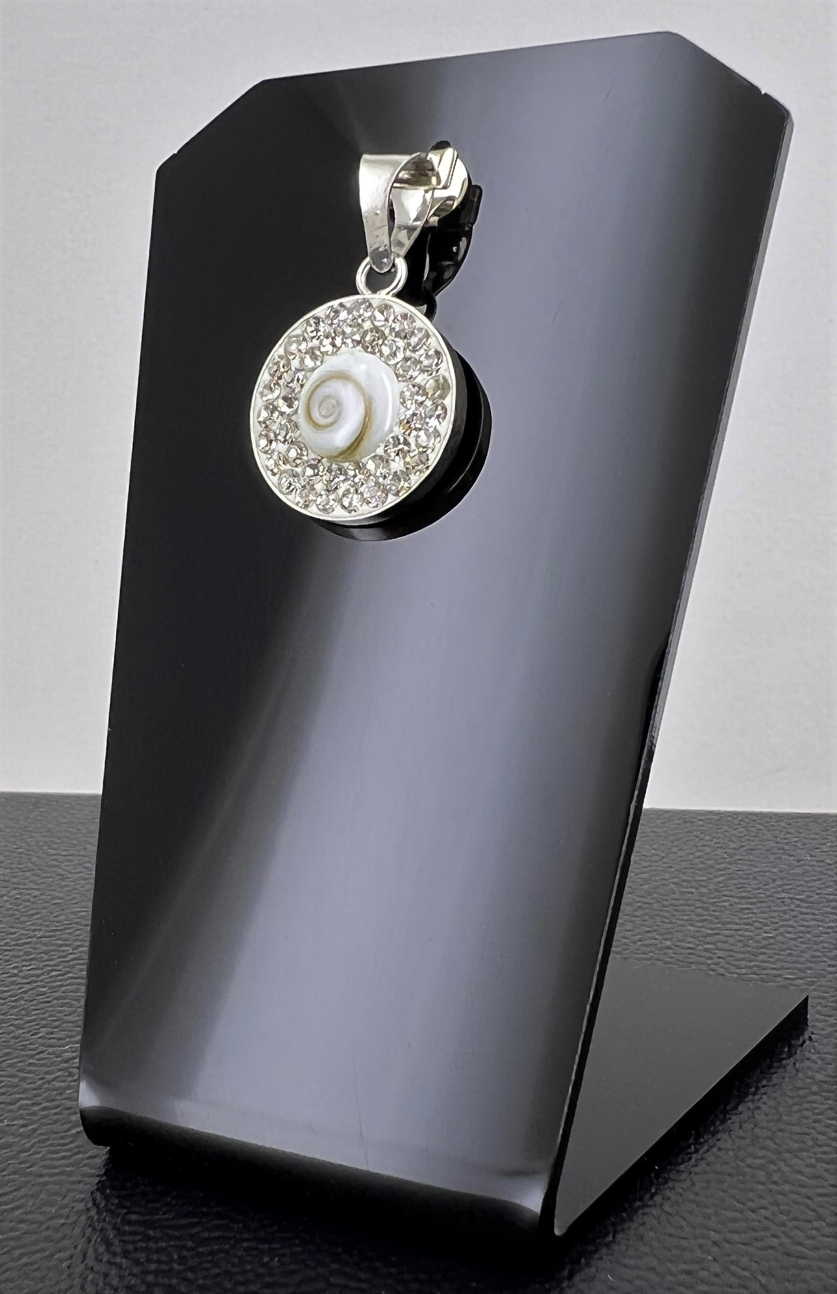 Pendentif Oeil de Sainte Lucie ou Shiva et Double Zirconiums - 17 mm
