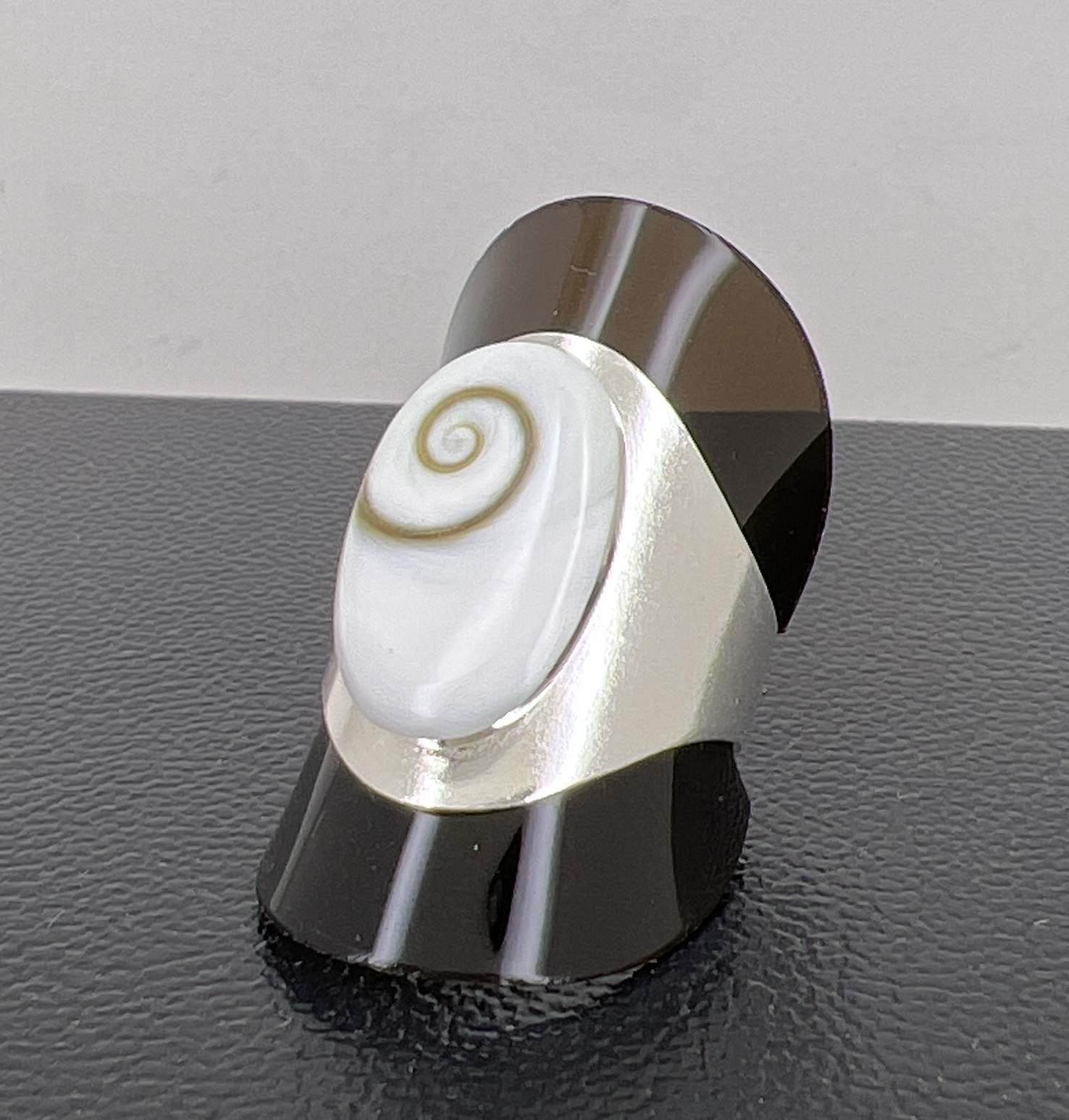 Chevalière Oeil de Sainte Lucie en Argent Simple Ovale