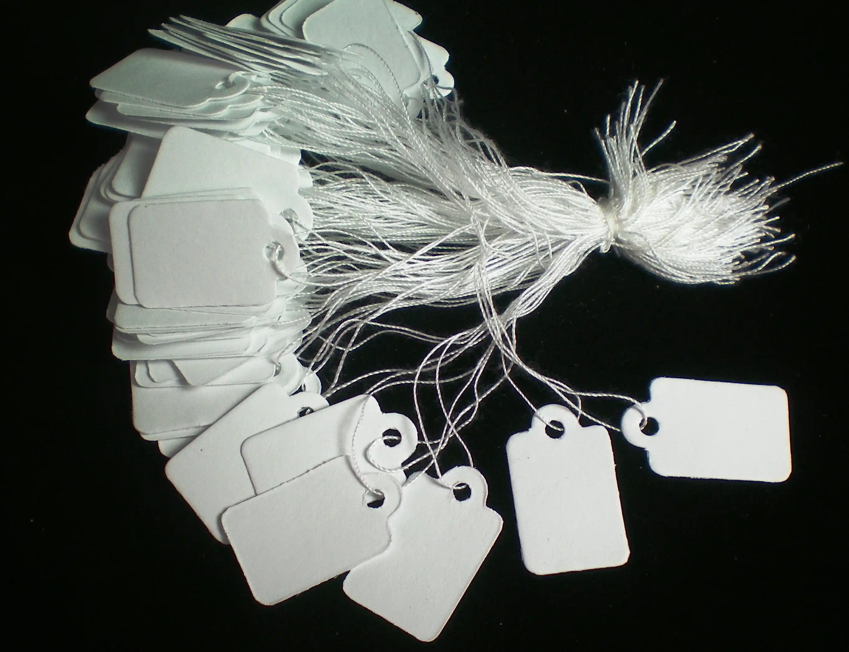 500 Etiquettes Prix en Papier et Ficelle Blanche - 3 Tailles 