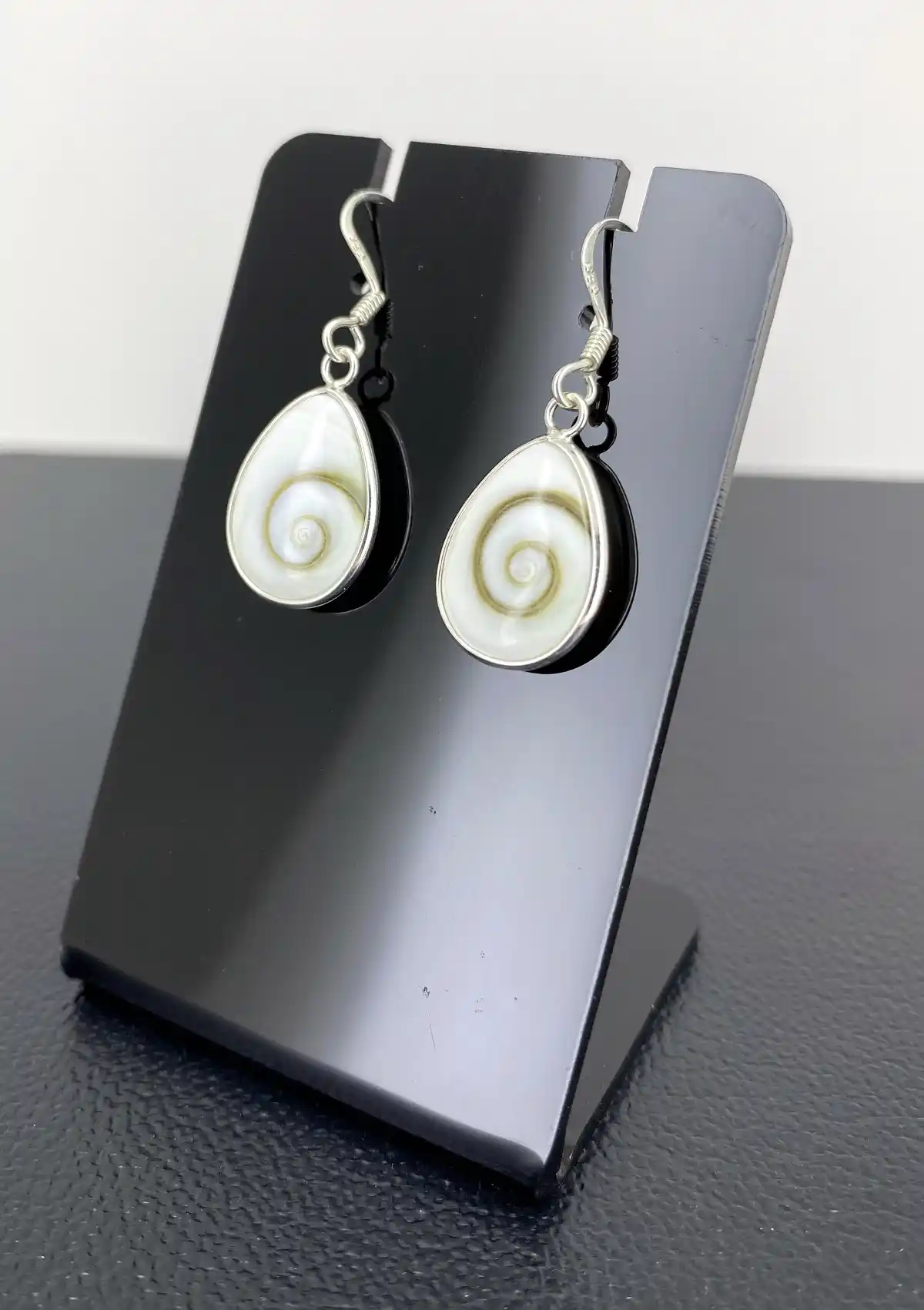 Boucles d'Oreilles Argent et Oeil de Sainte Lucie Simple Goutte 