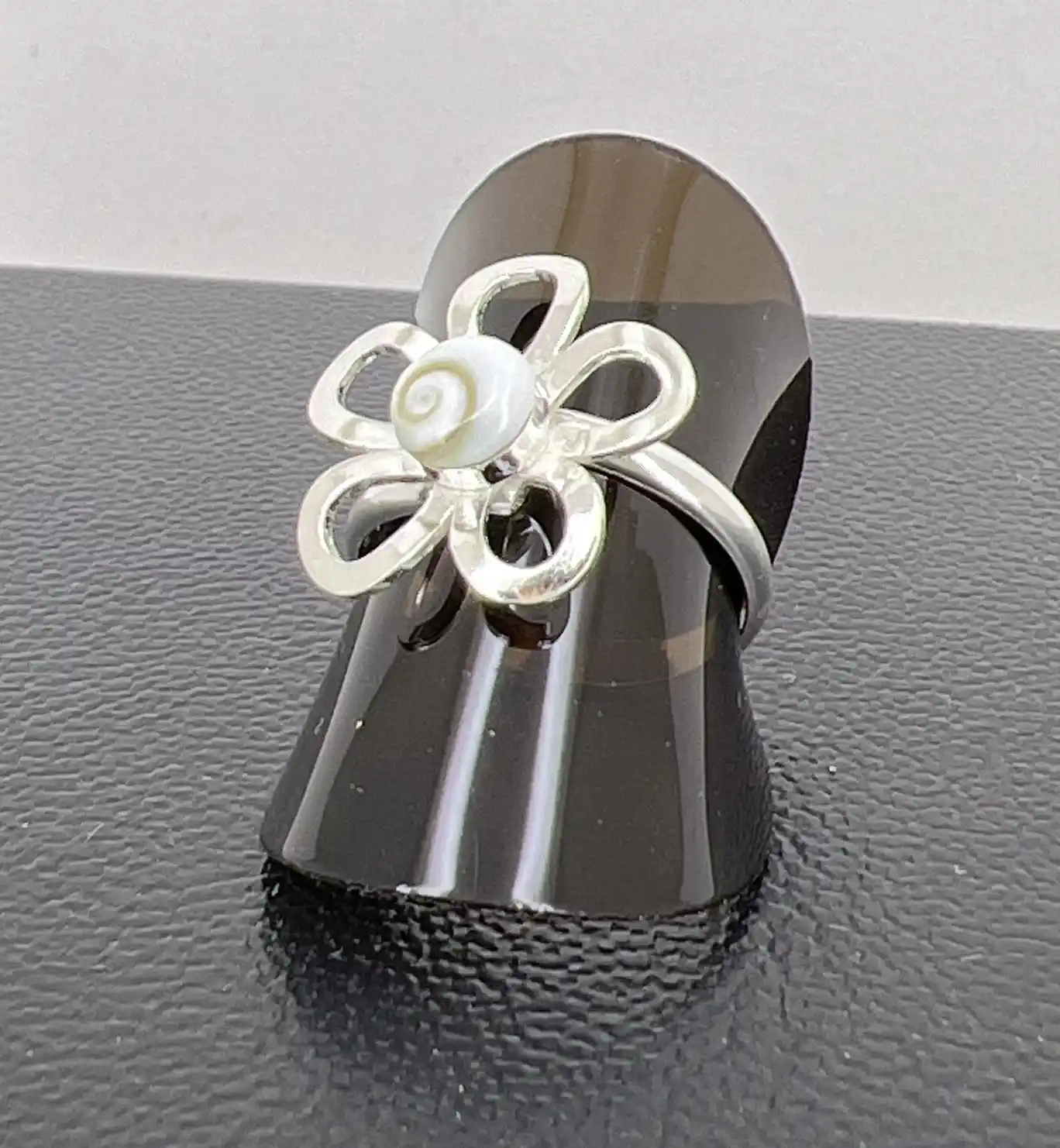 Bague Oeil de Sainte Lucie en Argent 92.5 - Fleur 