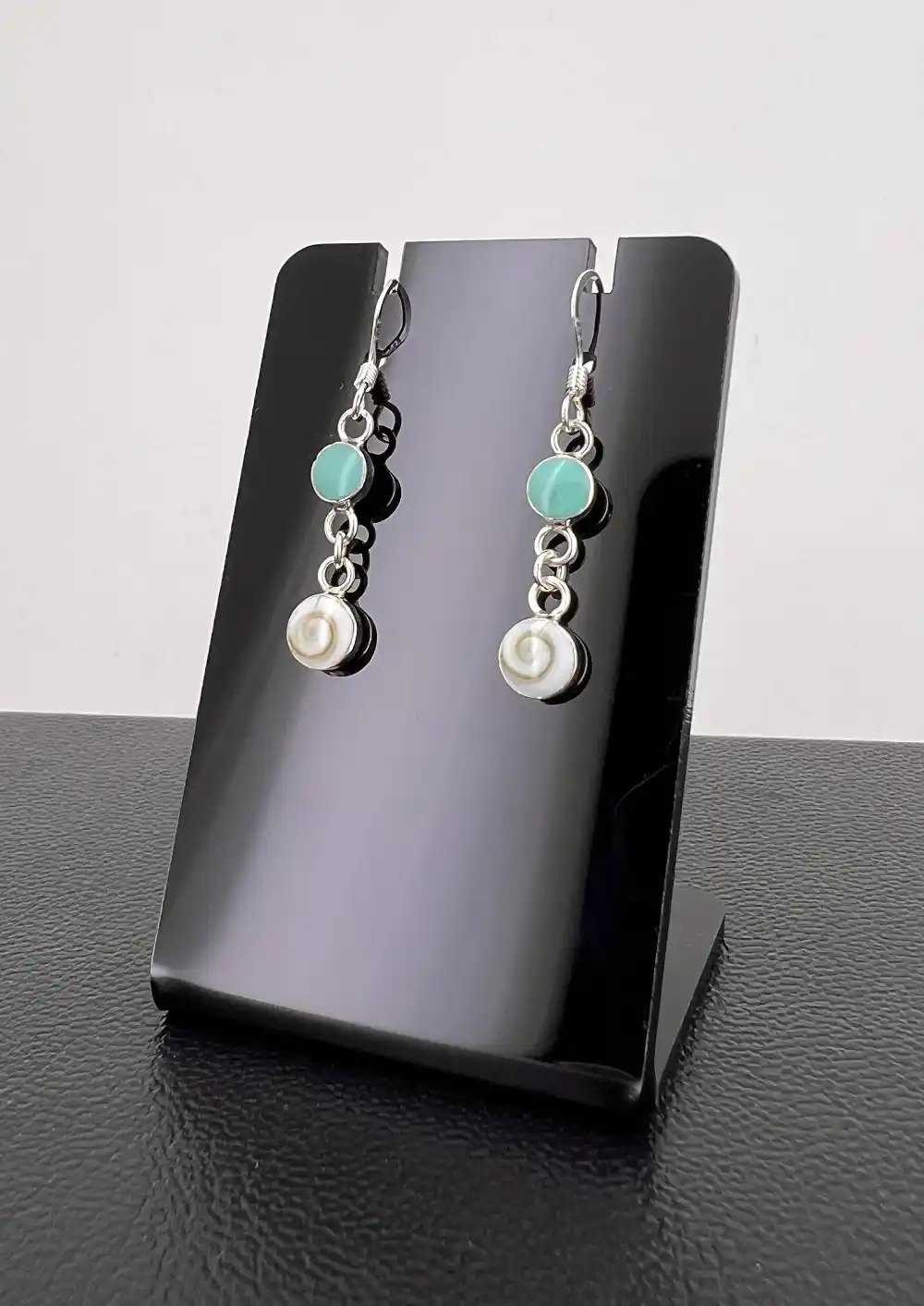 Paire de Boucles d'Oreilles Oeil de Sainte Lucie et Argent 