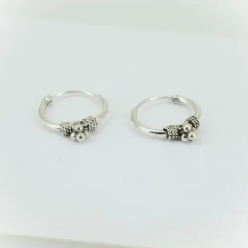 Boucles d'Oreilles Mini Créoles Tribales et Billes en Argent 