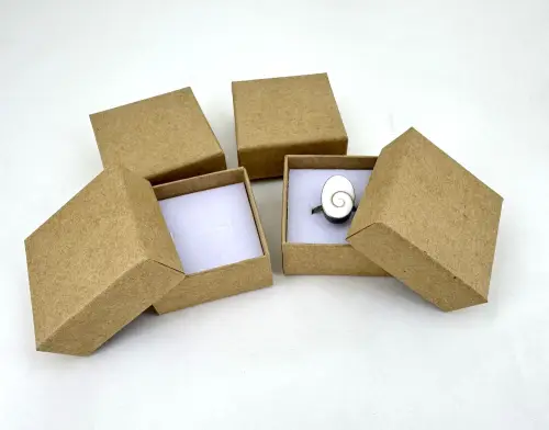 Lot de 12 Boîtes Cadeau Kraft Mousse Blanche pour Bague  - 5 x 5 x 2,5 cm 