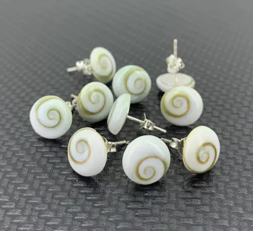 Lot de 5 Paires Boucles d'Oreilles Oeil de Sainte Lucie. 8 mm - Rondes. 