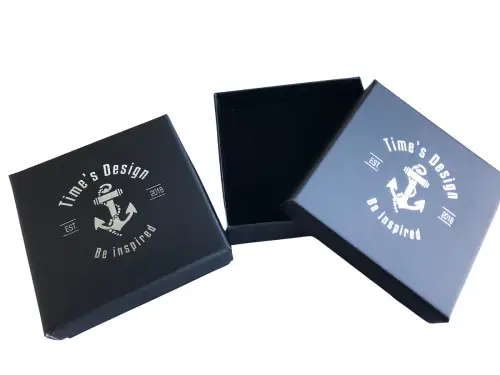 200 Boites Cadeau Cartonnées avec logo: 8,5 x 8,5 x 2,5 cm 