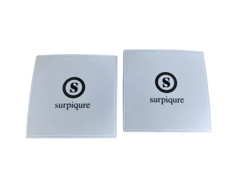 200 Boites Cadeau Plastique avec logo: 8 x 8 x 2.5 cm 