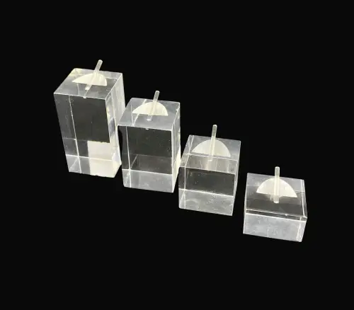Set de 4 Plots en Acrylique Présentation Bagues 