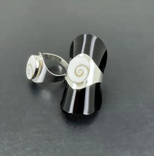 Chevalière Oeil de Sainte Lucie en Argent Simple Oeil Ovale 