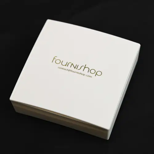 200 Boites Cadeau Plastique avec logo: 8 x 8 x 2.5 cm 