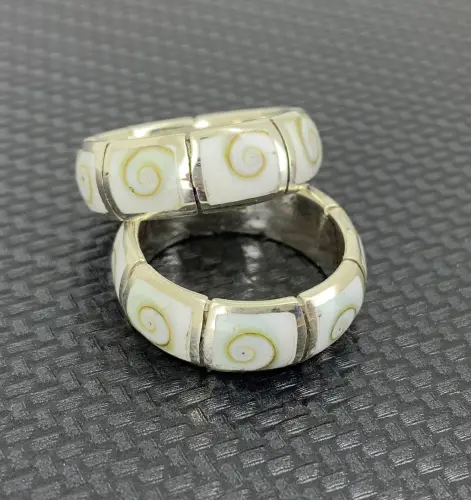 Alliance Oeil de Sainte Lucie en Argent 8 Yeux 