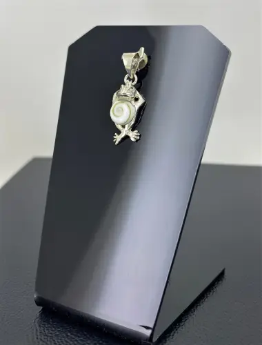 Pendentif Grenouille Oeil de Sainte Lucie et Argent 