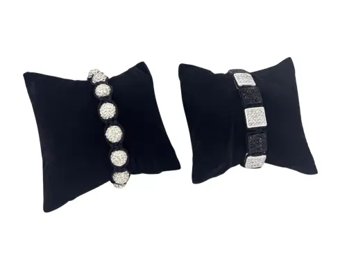 Coussin en Velours Noir pour Bracelet Montre - 9 x 8 cm. 